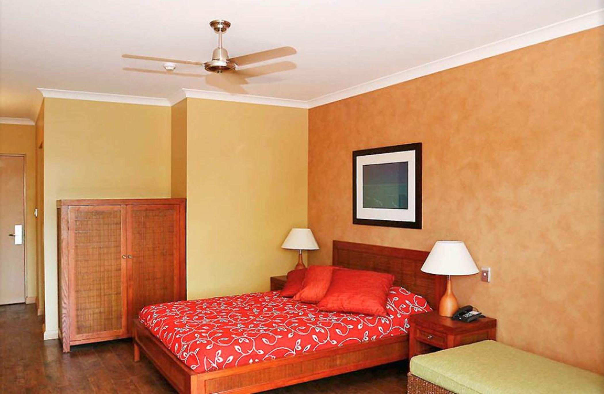 The Continental Hotel Бруум Екстериор снимка