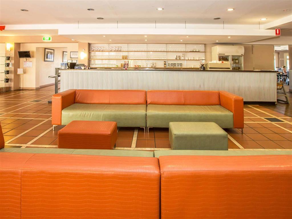The Continental Hotel Бруум Екстериор снимка