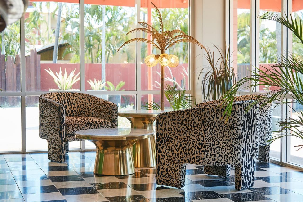 The Continental Hotel Бруум Екстериор снимка